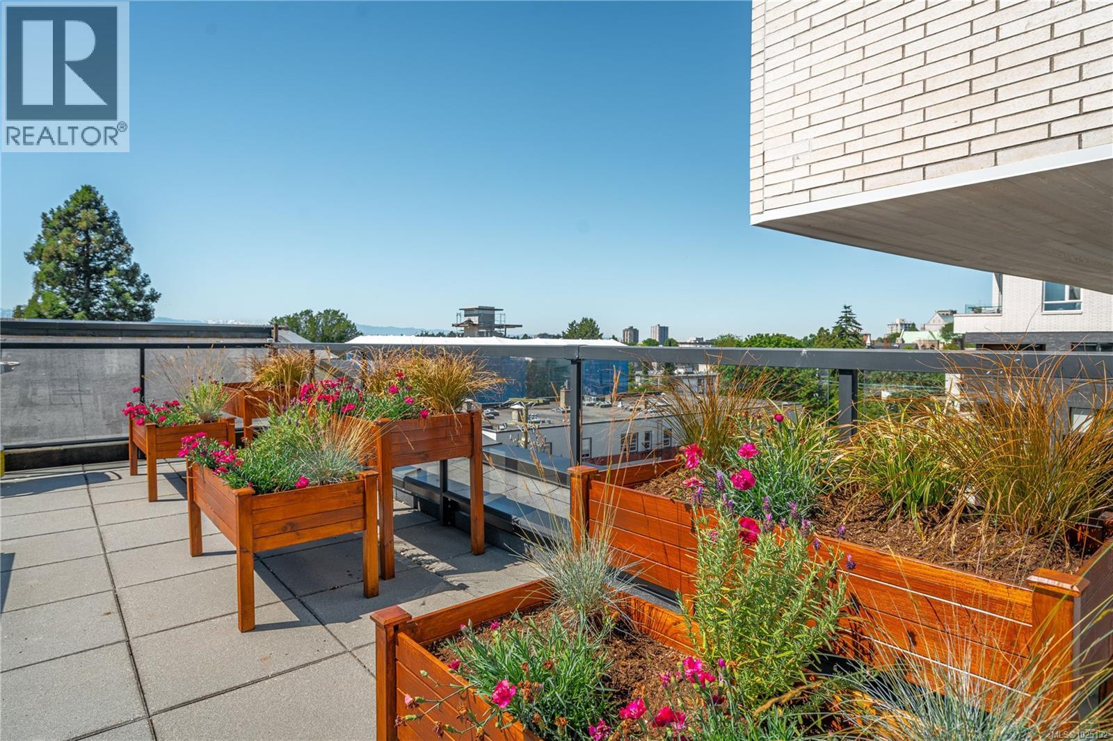 203 1121 Fort Street, Victoria