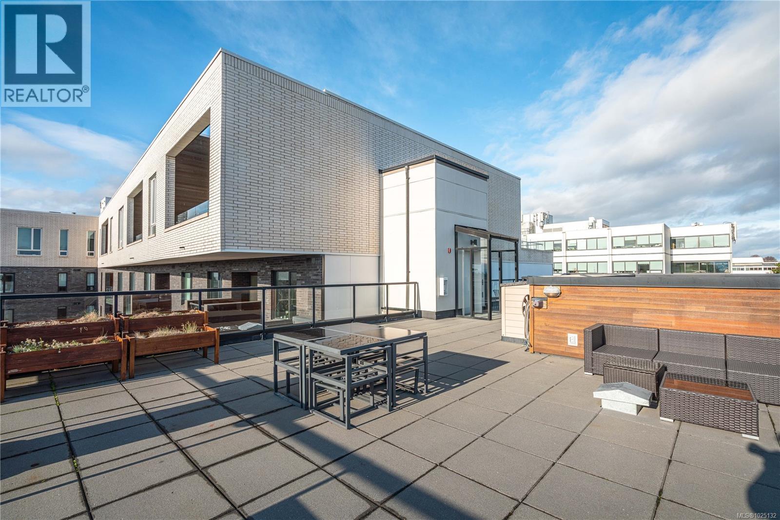 203 1121 Fort Street, Victoria