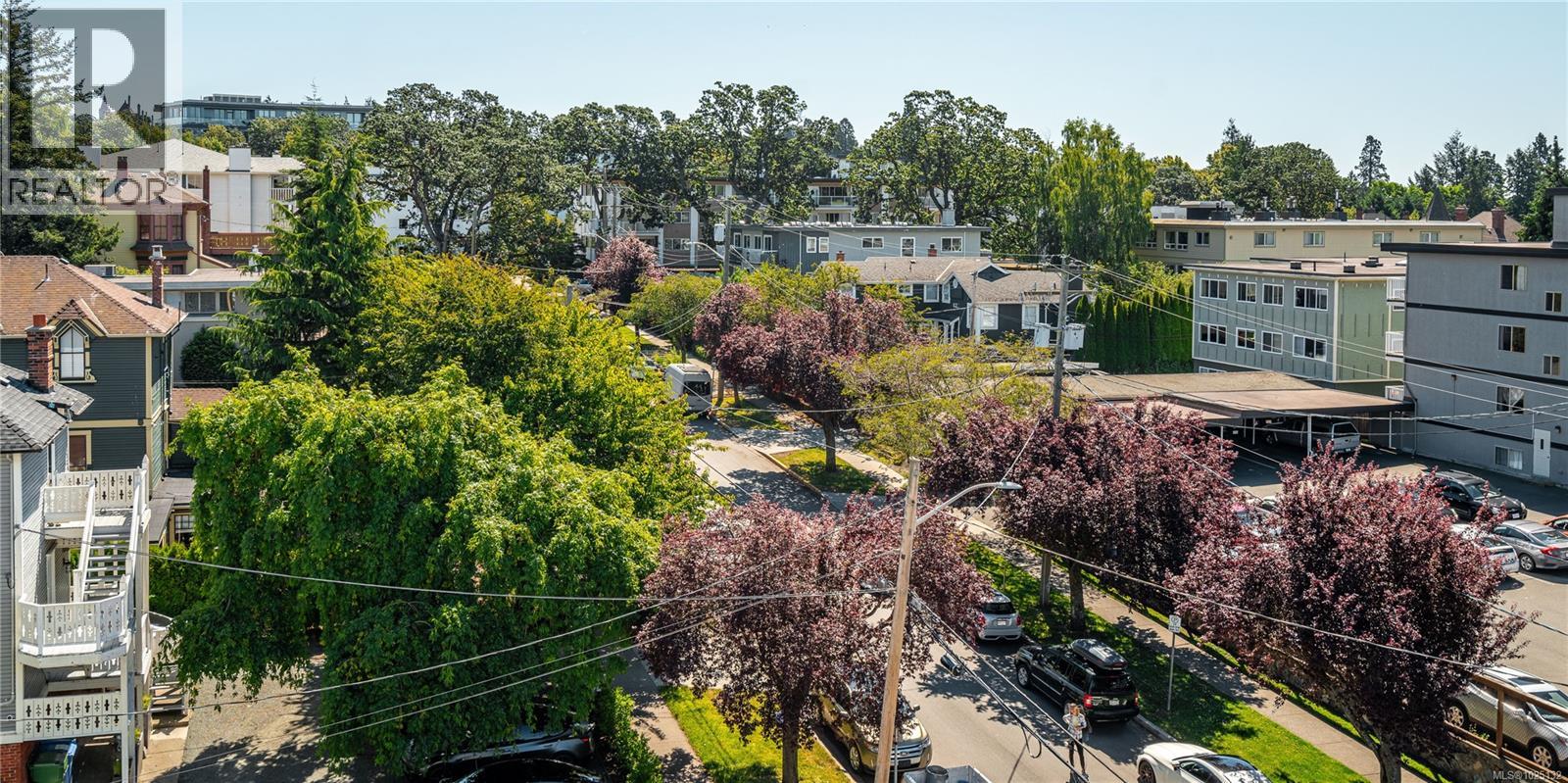 203 1121 Fort Street, Victoria