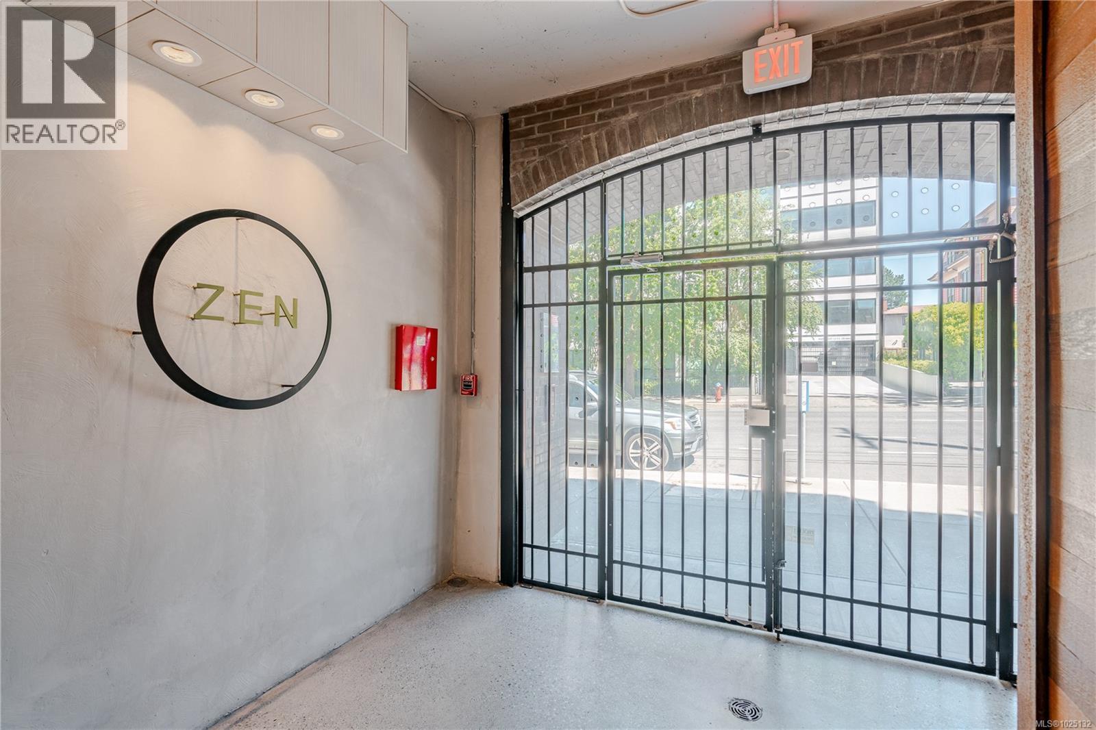 203 1121 Fort Street, Victoria