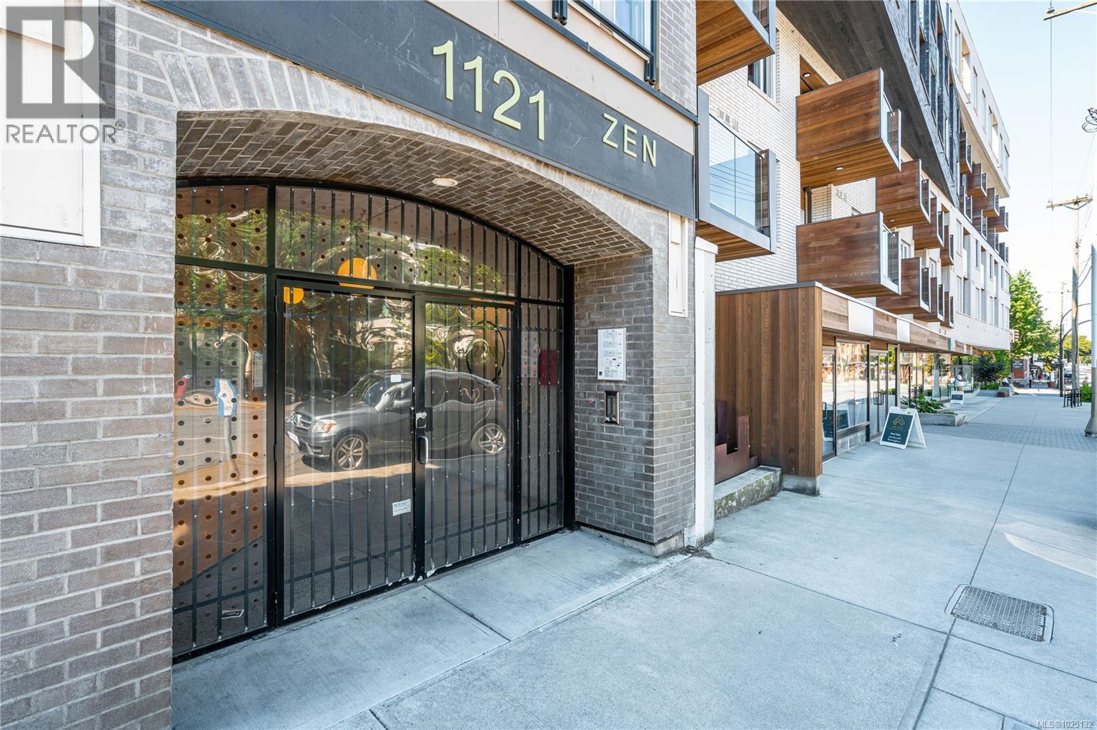 203 1121 Fort Street, Victoria