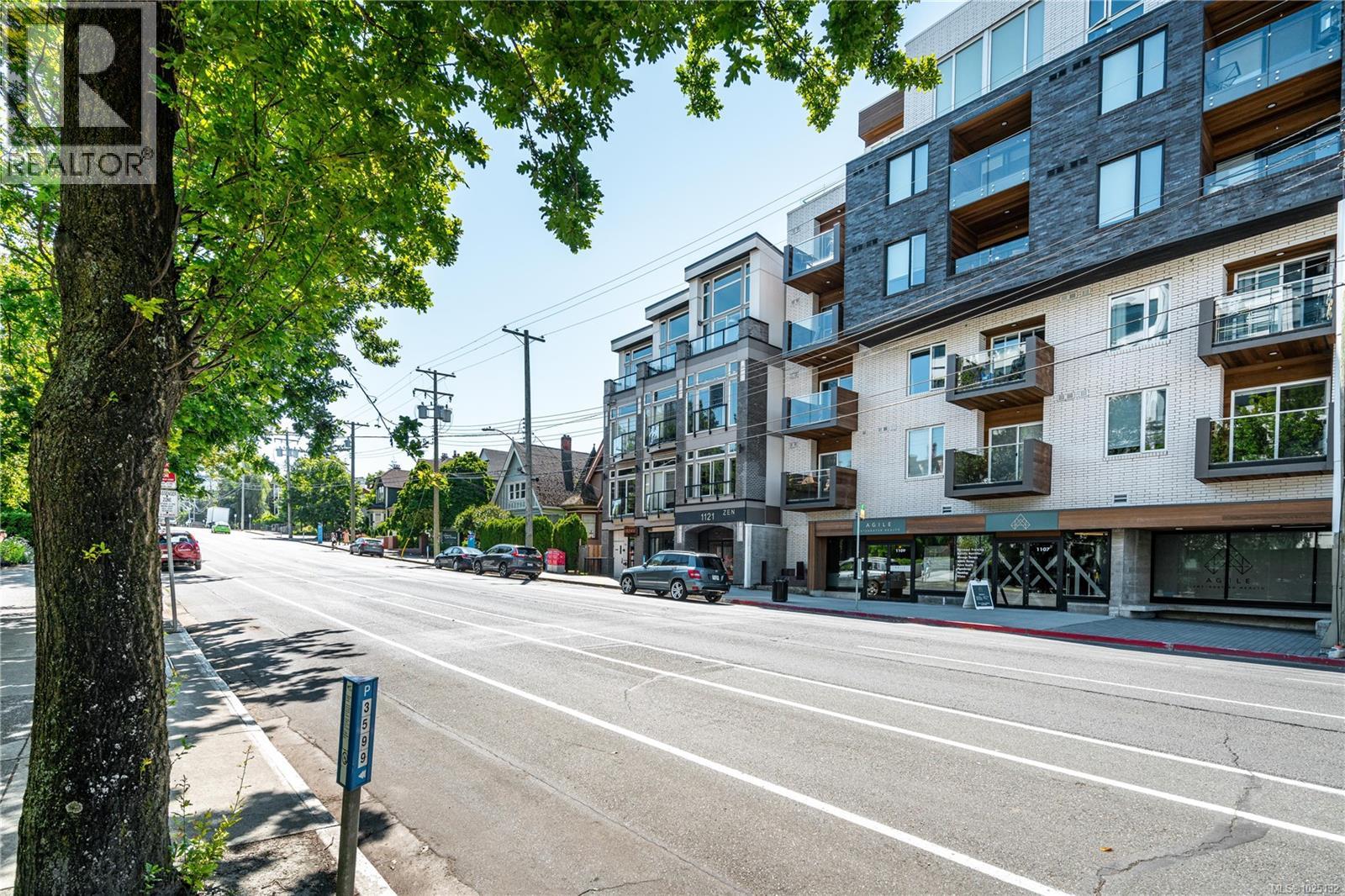 203 1121 Fort Street, Victoria