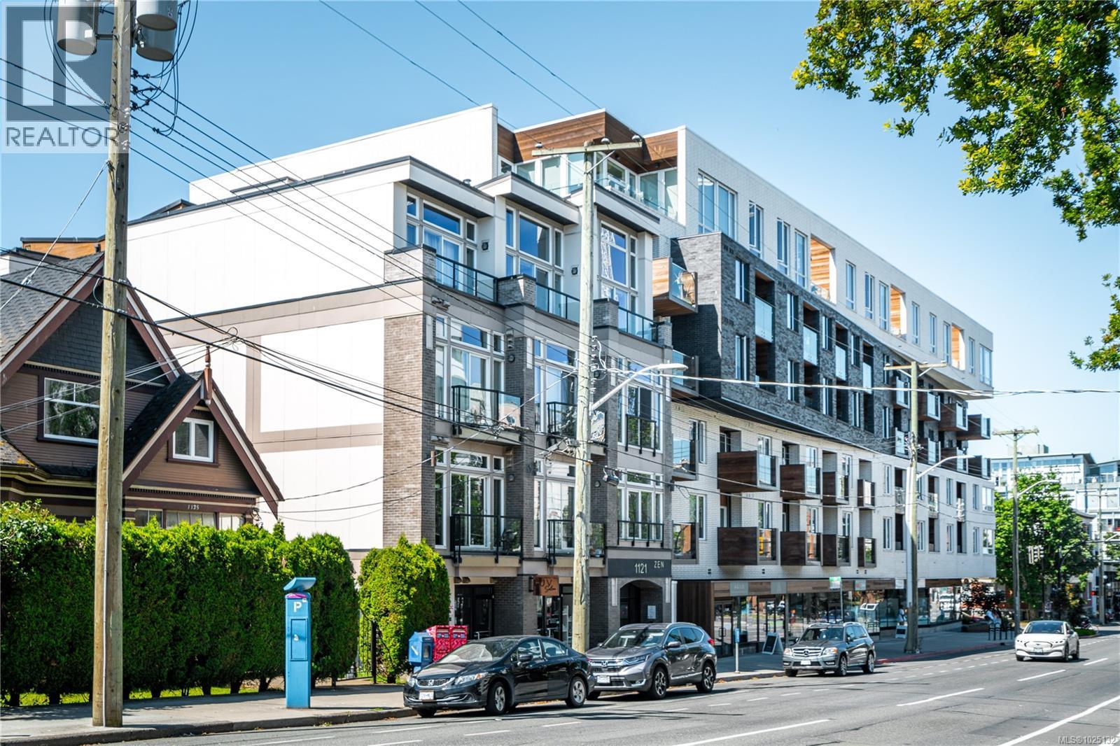 203 1121 Fort Street, Victoria