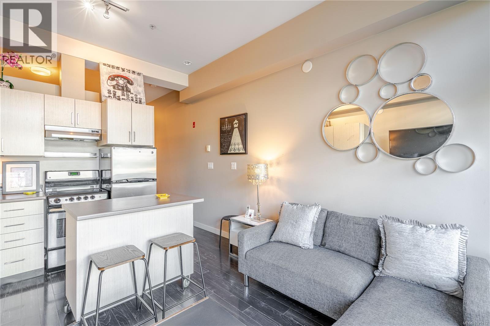 203 1121 Fort Street, Victoria