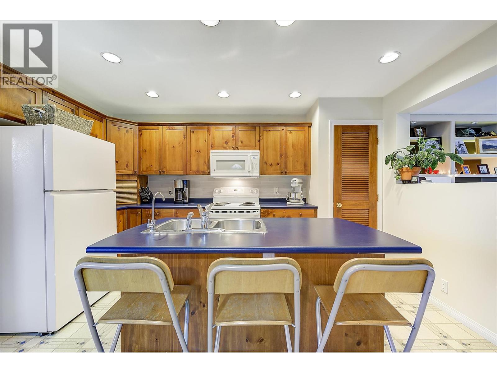 5280 Allenby Lane, Kelowna