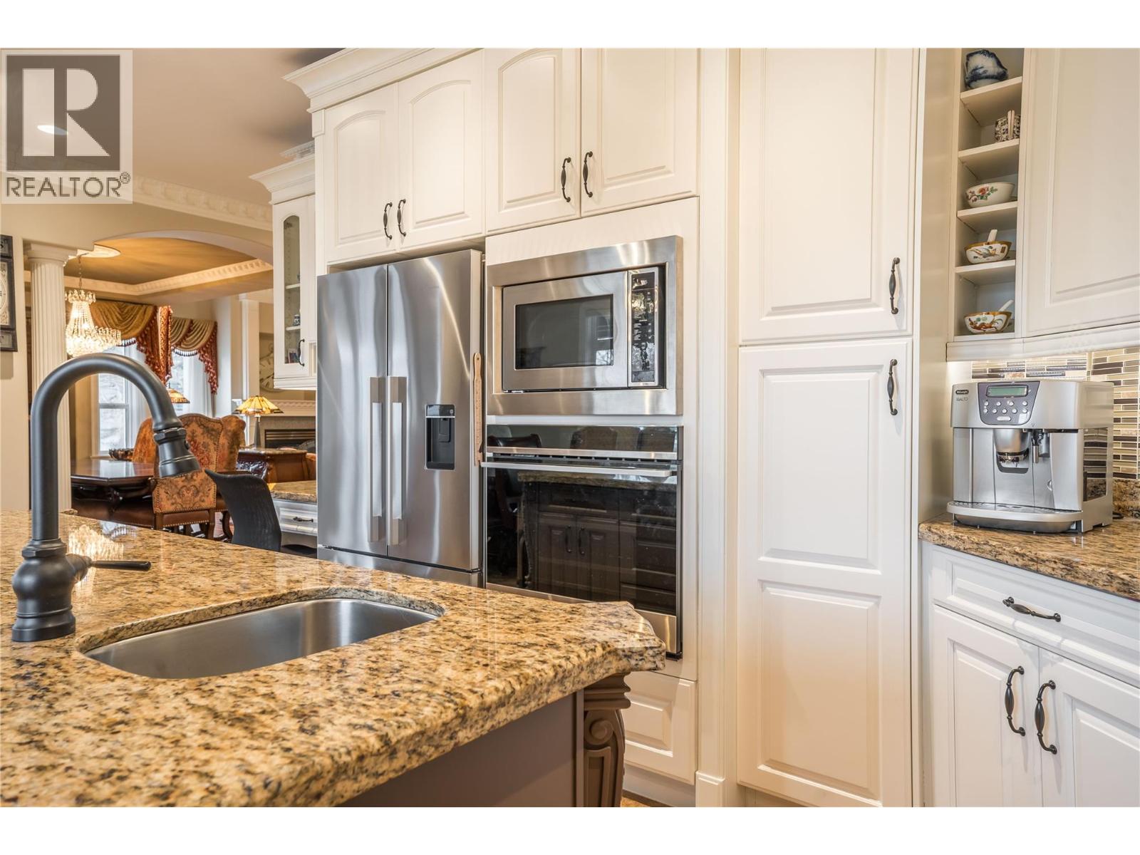 186 Jewel Place, Summerland