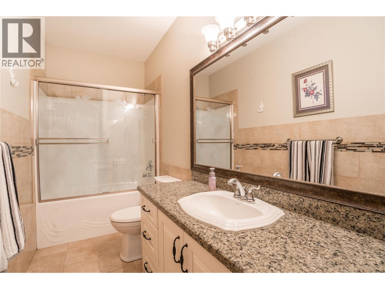 186 Jewel Place, Summerland