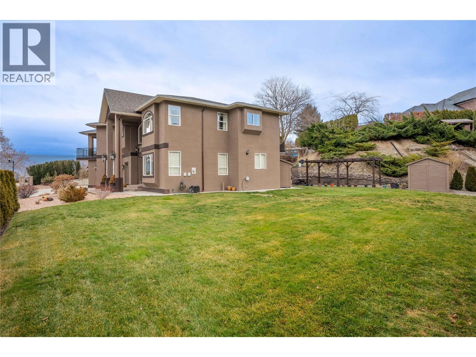 186 Jewel Place, Summerland