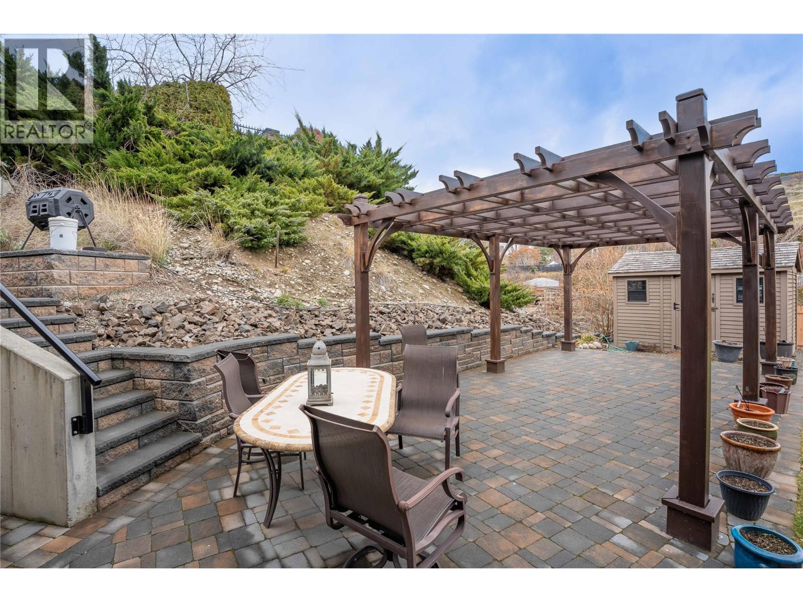 186 Jewel Place, Summerland