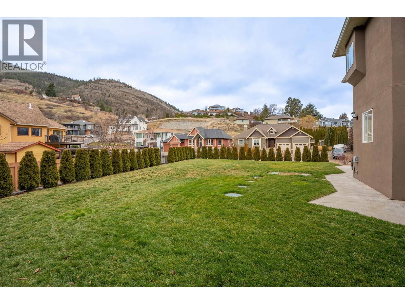 186 Jewel Place, Summerland