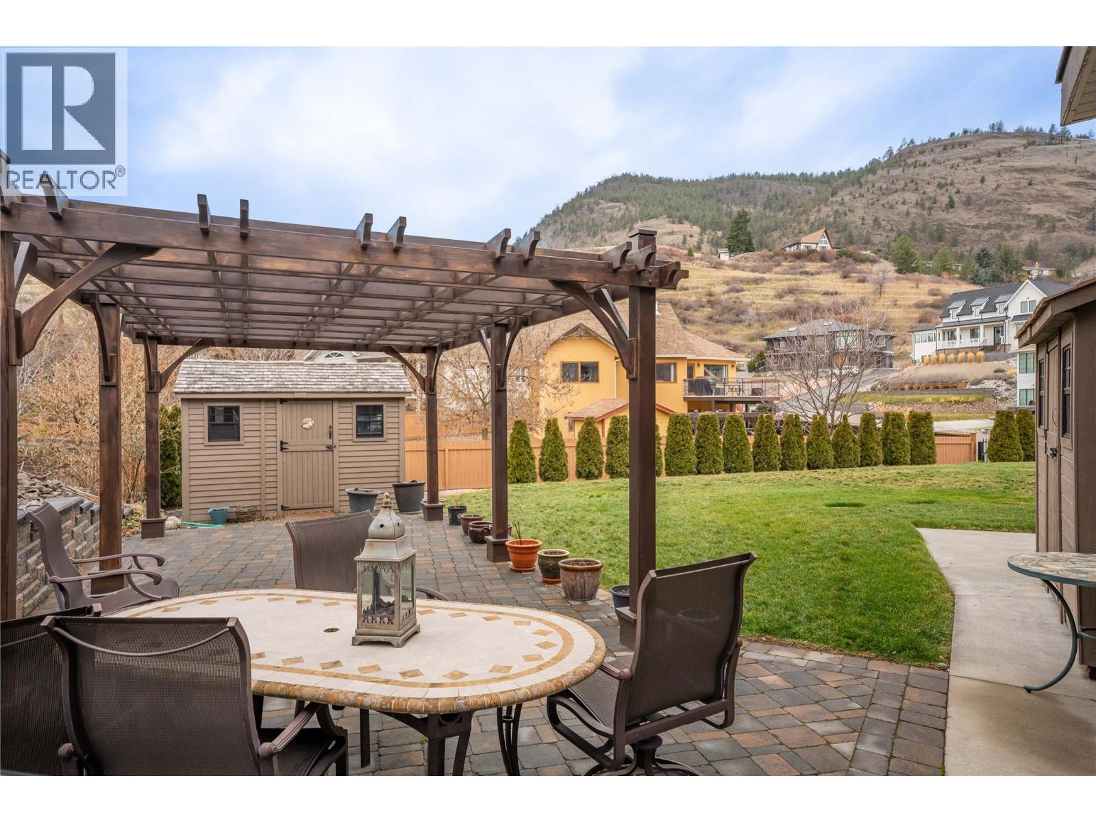 186 Jewel Place, Summerland