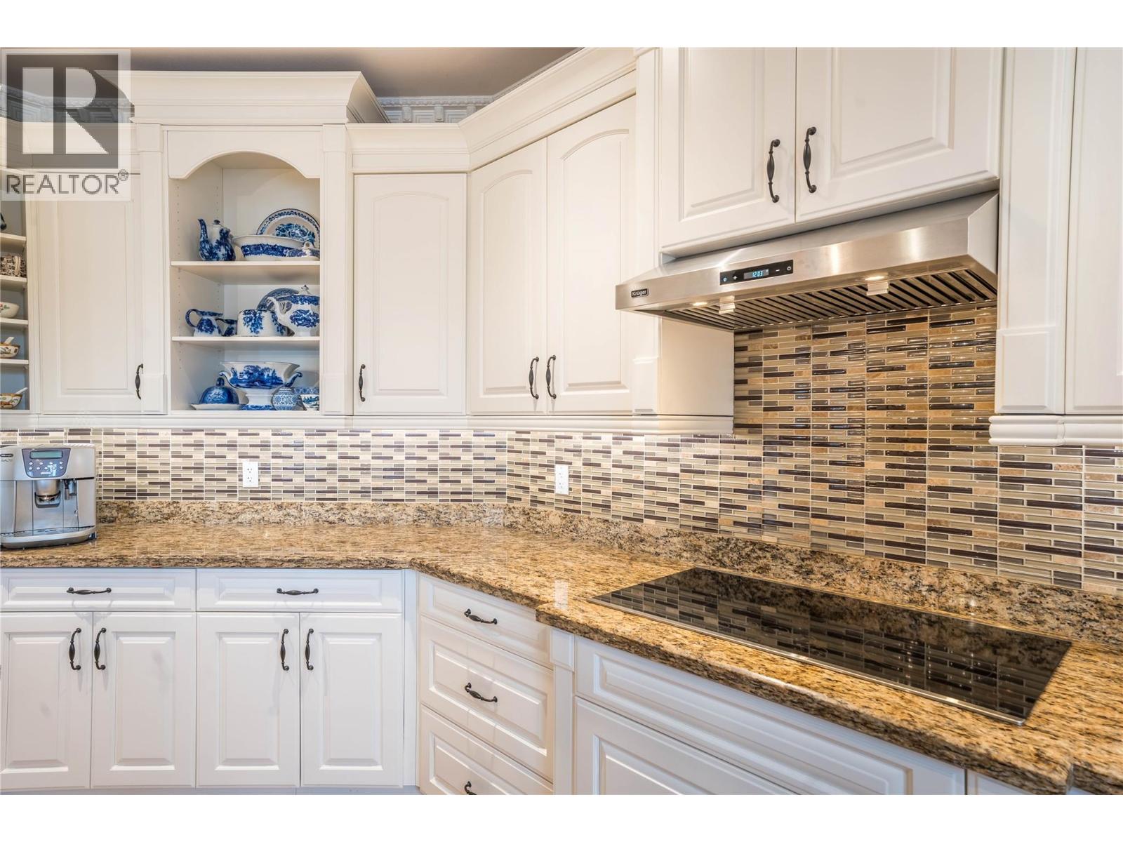 186 Jewel Place, Summerland