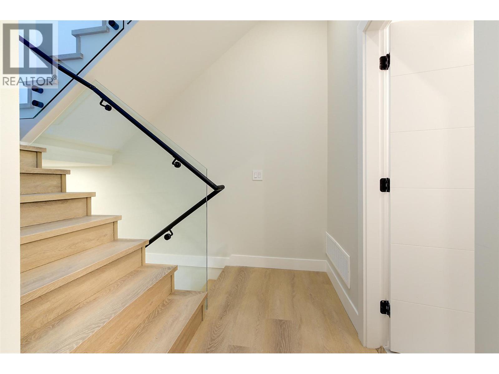 4 839 Lawson Avenue, Kelowna