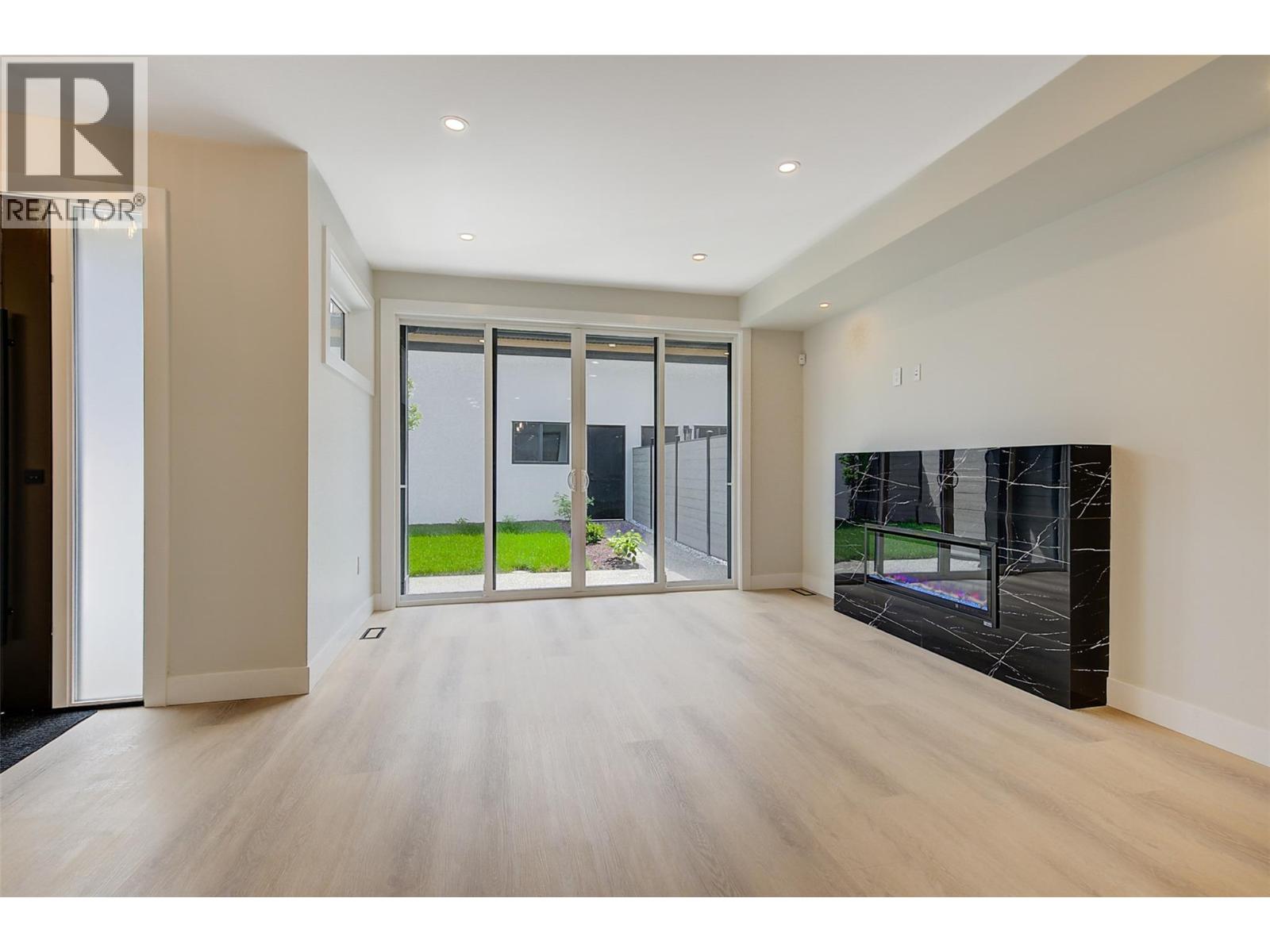 4 839 Lawson Avenue, Kelowna