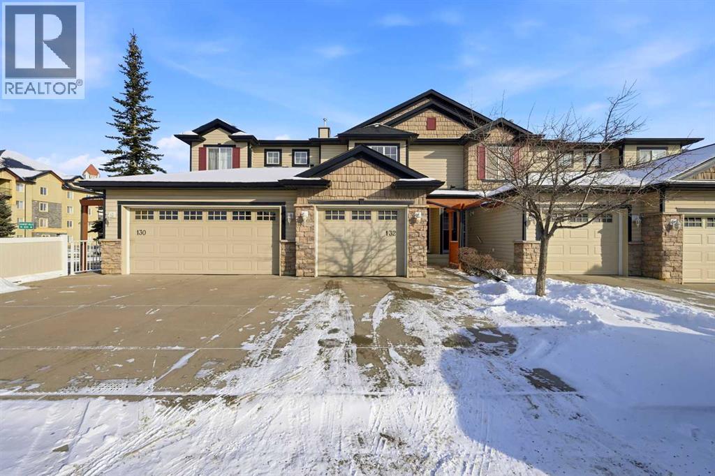 Single Family House for Sale in  Royal Birch Mount NW Royal Oak Calgary 
