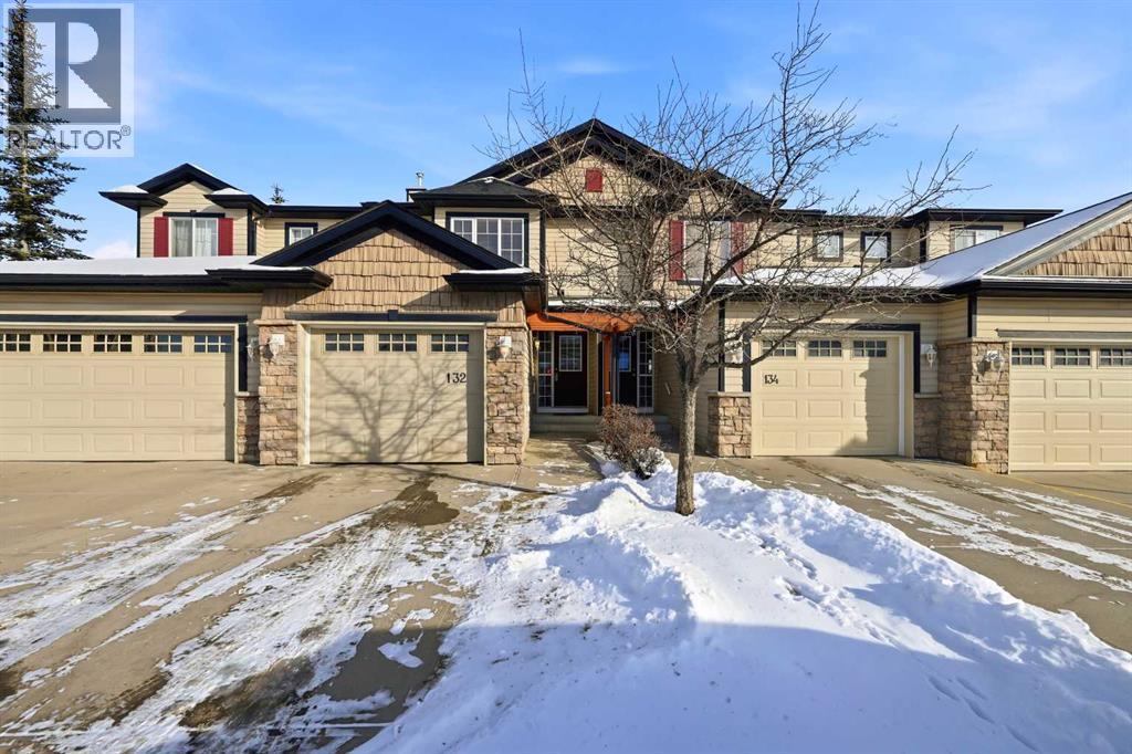 Single Family House for Sale in  Royal Birch Mount NW Royal Oak Calgary 
