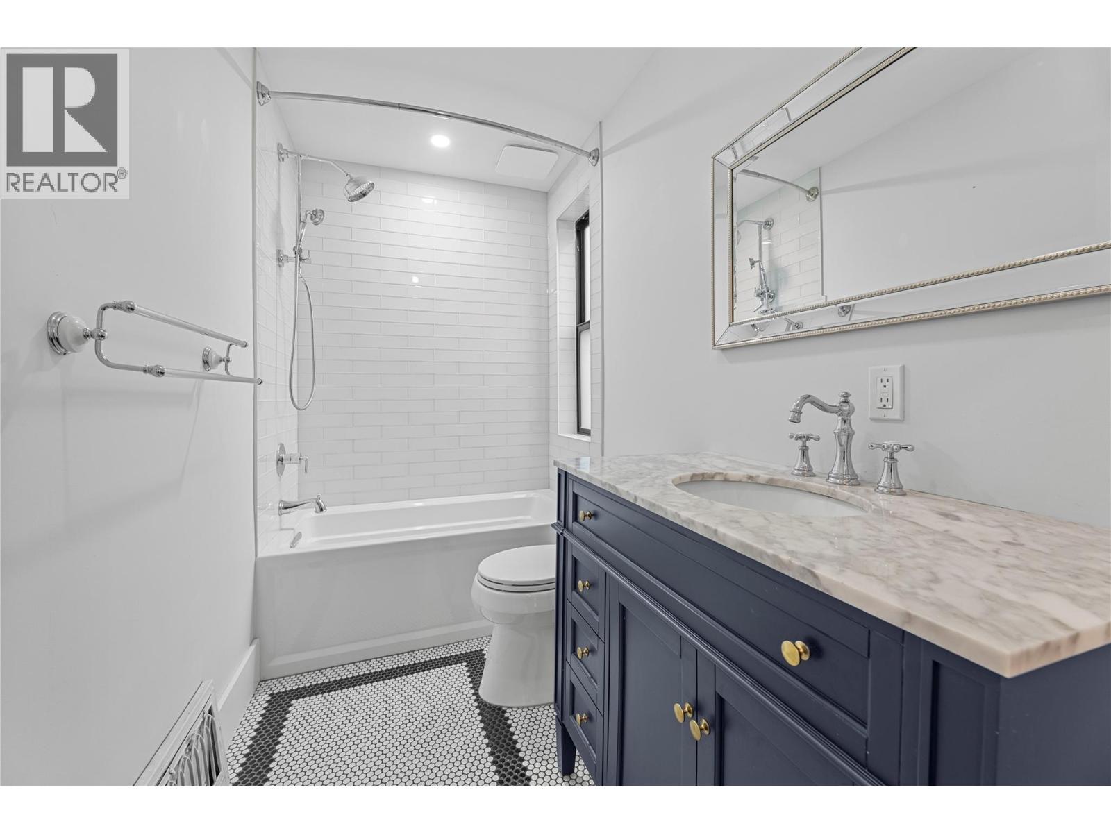 550 6 Street, Salmon Arm