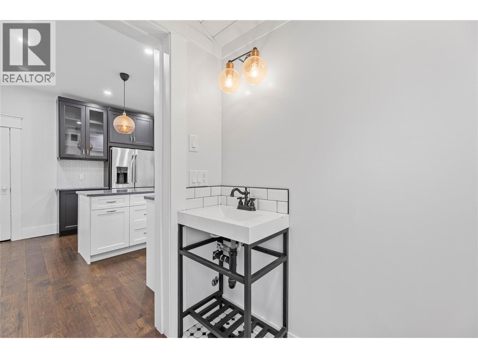 550 6 Street, Salmon Arm