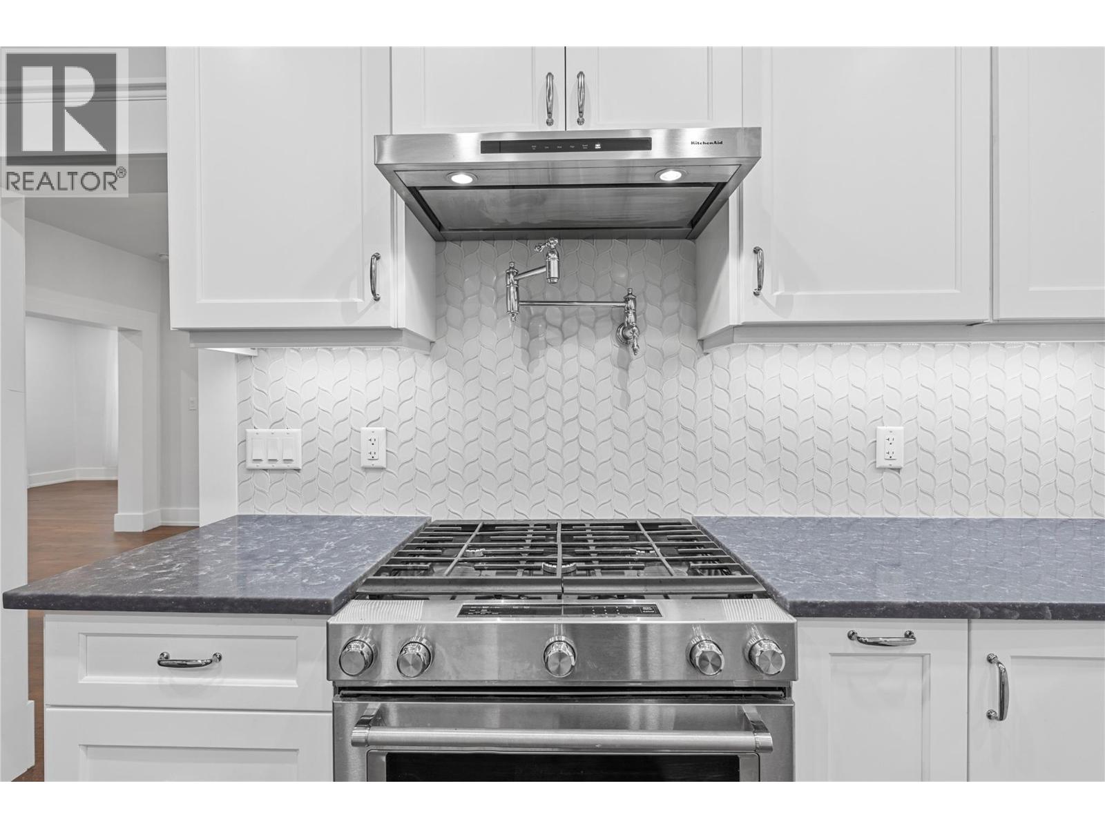 550 6 Street, Salmon Arm