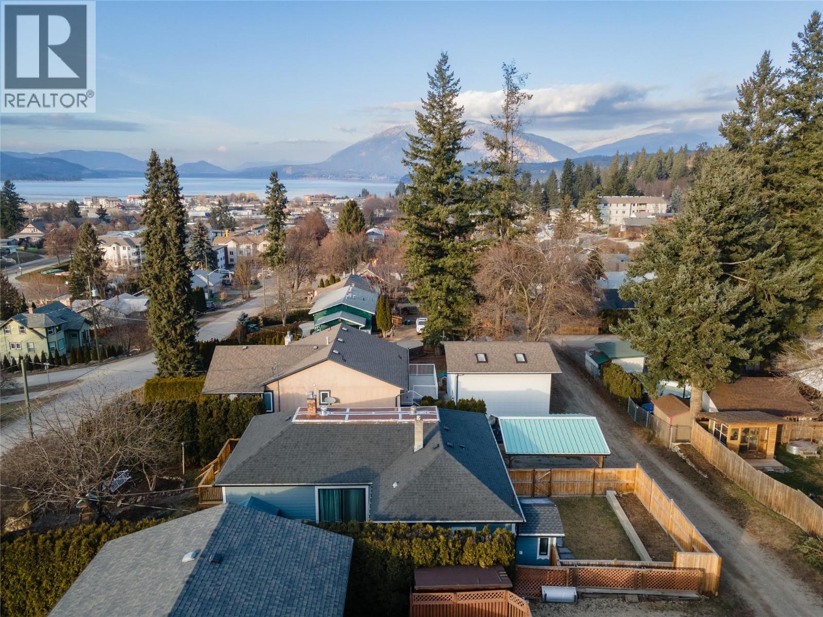 550 6 Street, Salmon Arm