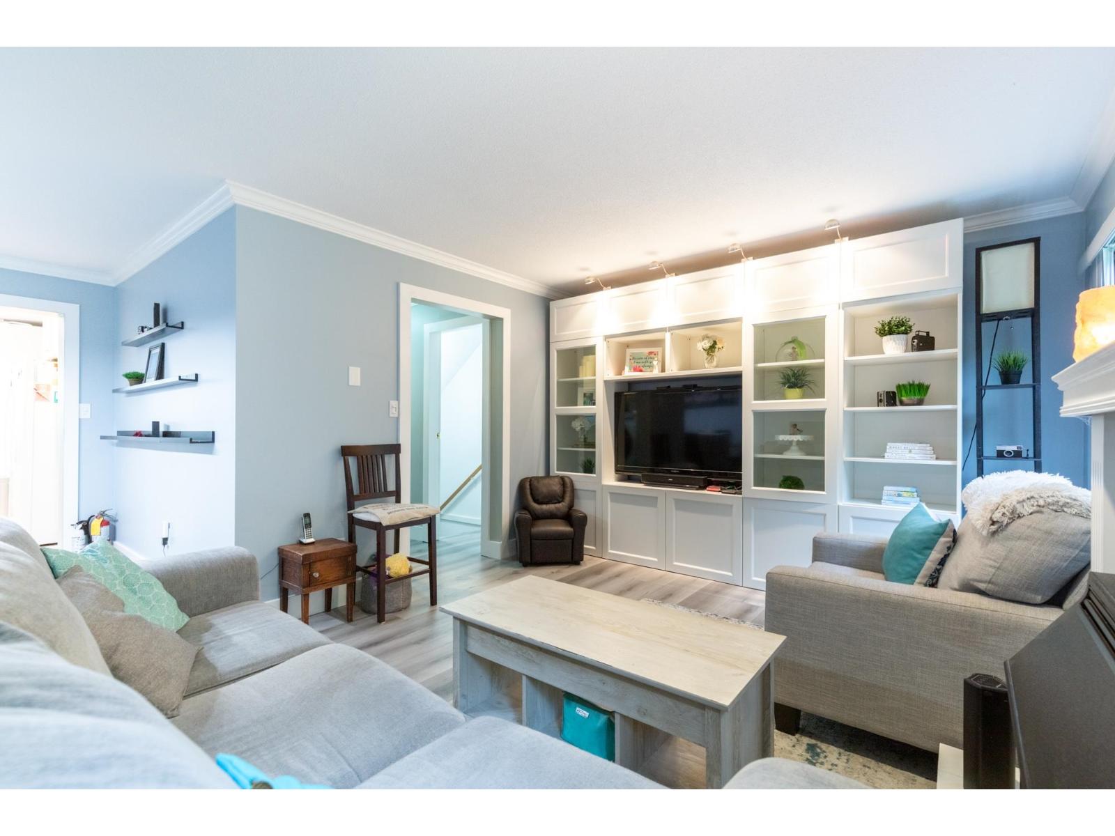 40 2998 MOUAT DRIVE — photo 8