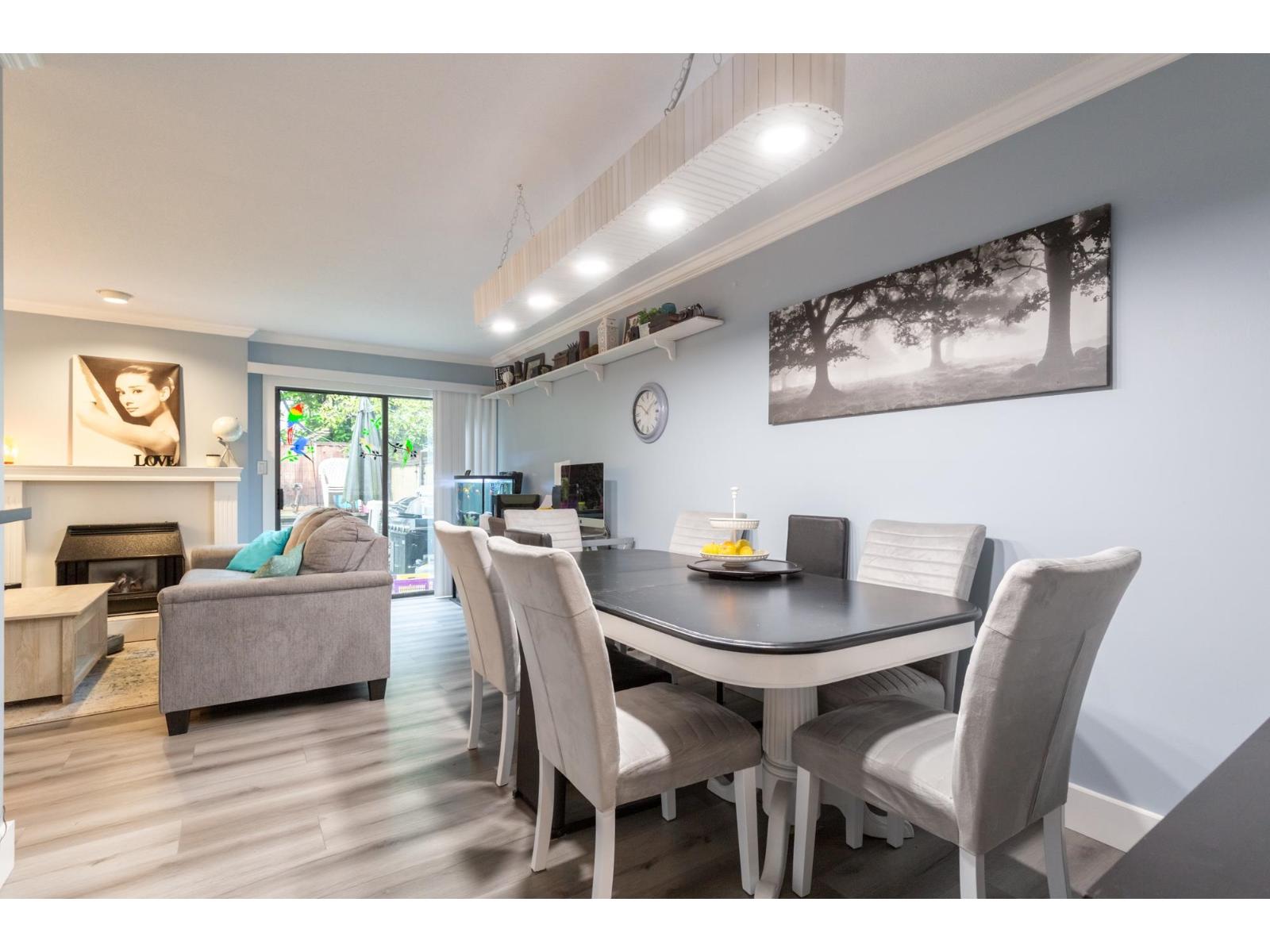40 2998 MOUAT DRIVE — photo 11