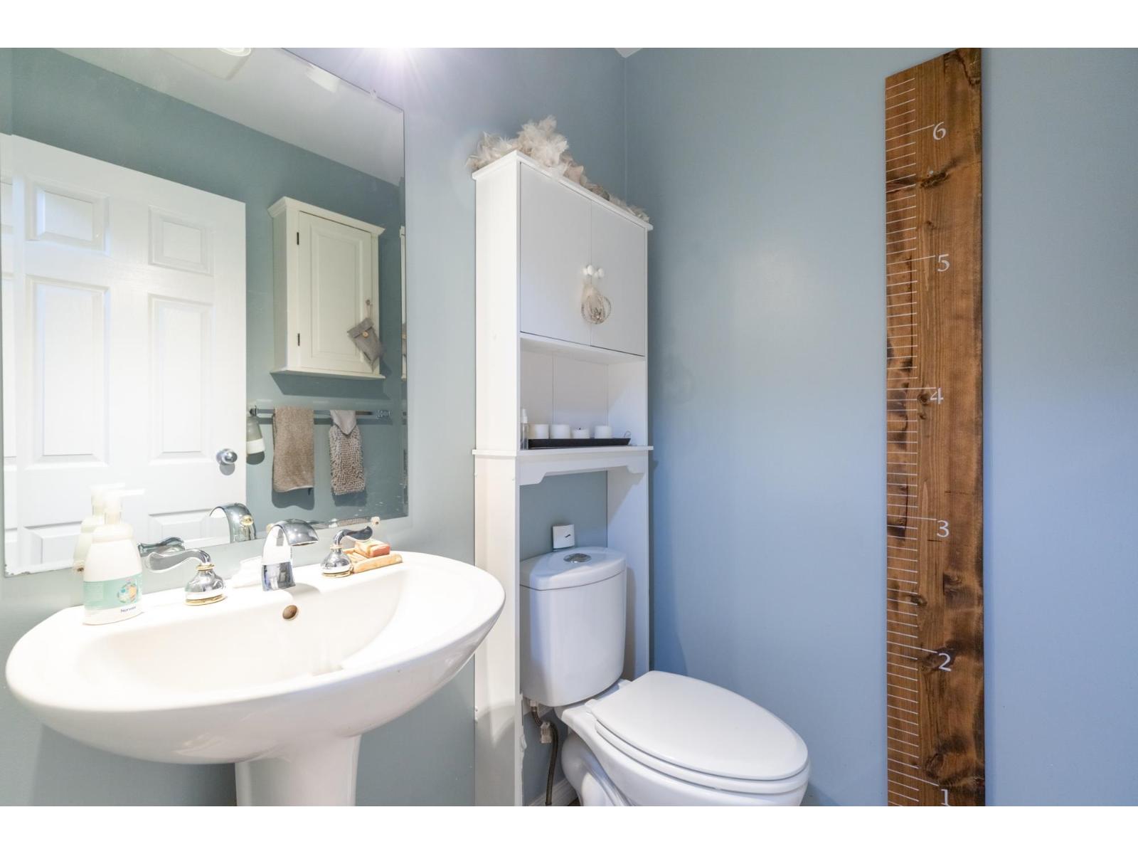 40 2998 MOUAT DRIVE — photo 28