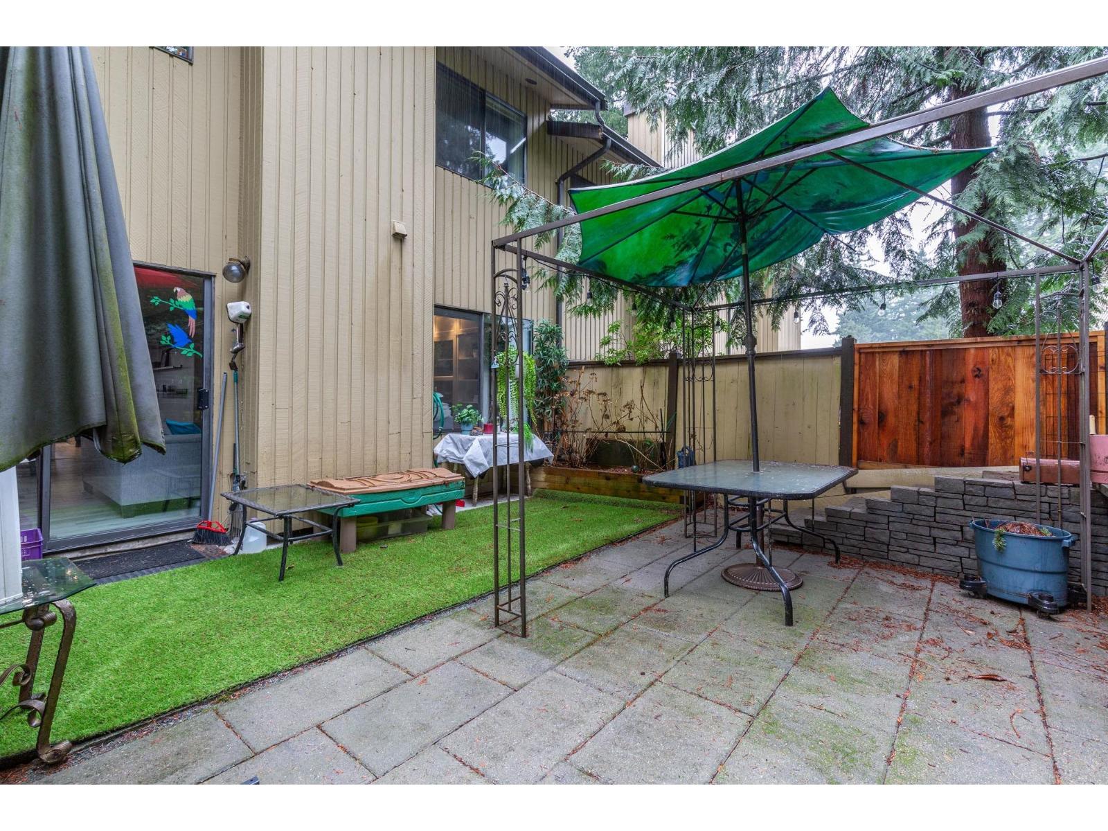 40 2998 MOUAT DRIVE — photo 37