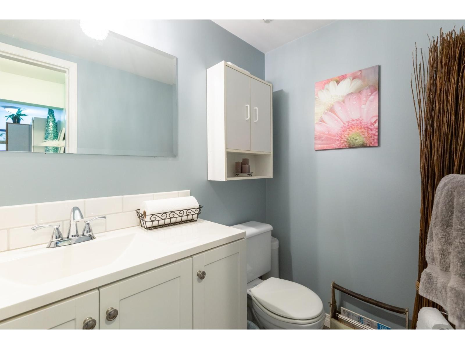 40 2998 MOUAT DRIVE — photo 30
