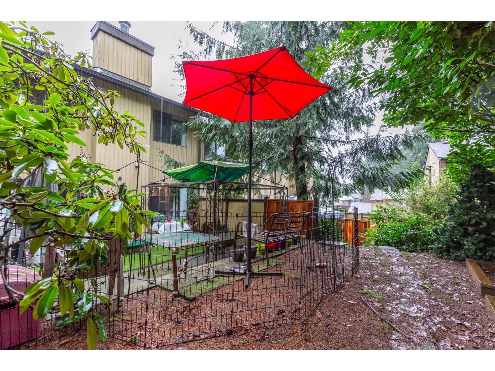 40 2998 MOUAT DRIVE — photo 39
