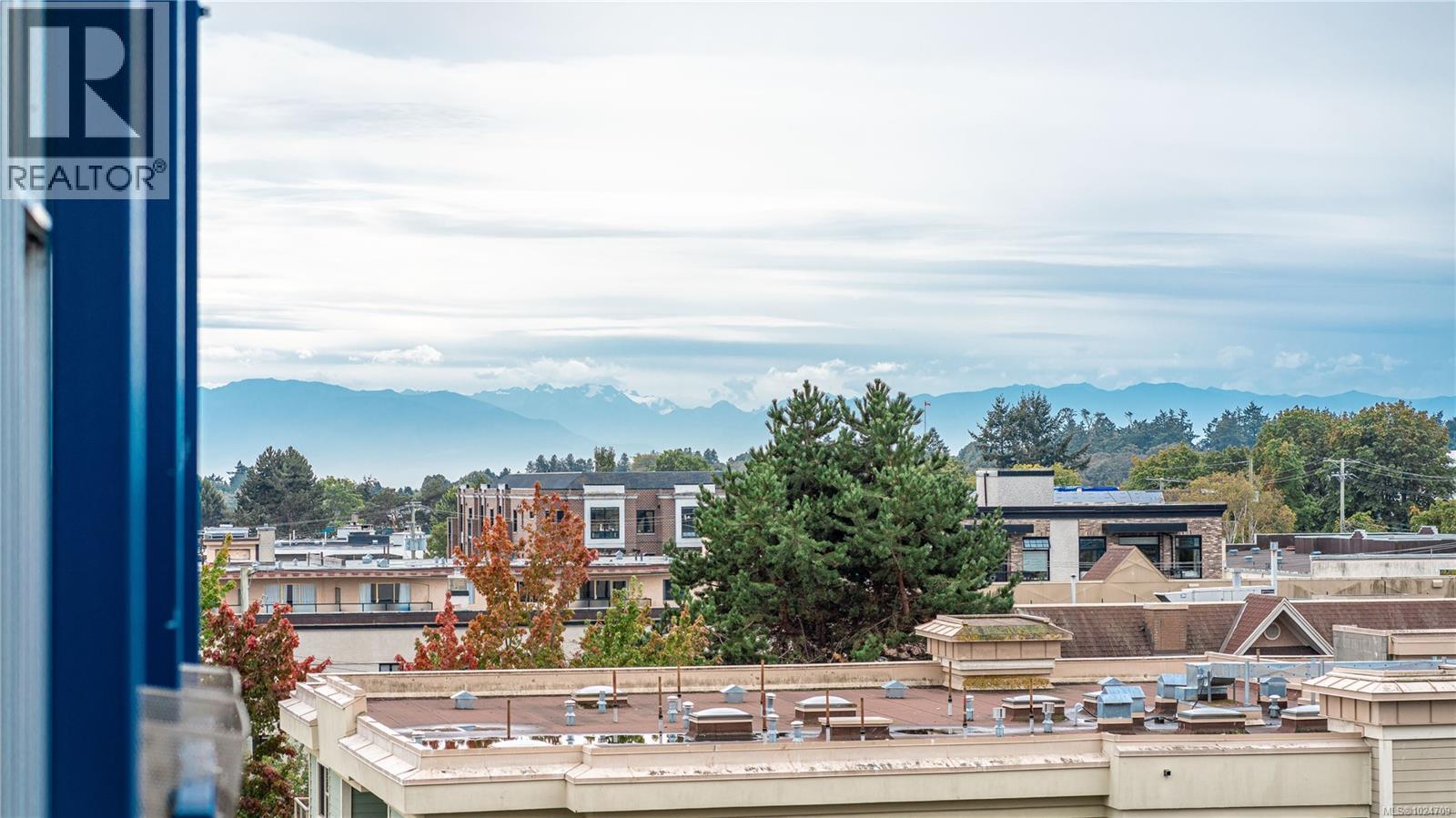 512 1061 Fort Street, Victoria