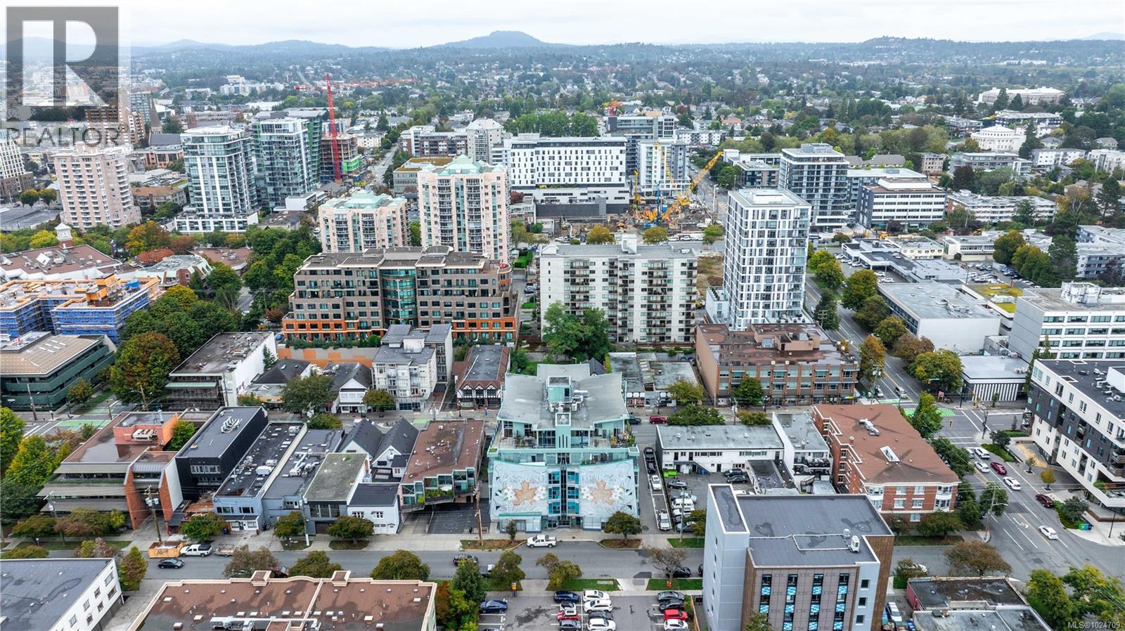 512 1061 Fort Street, Victoria