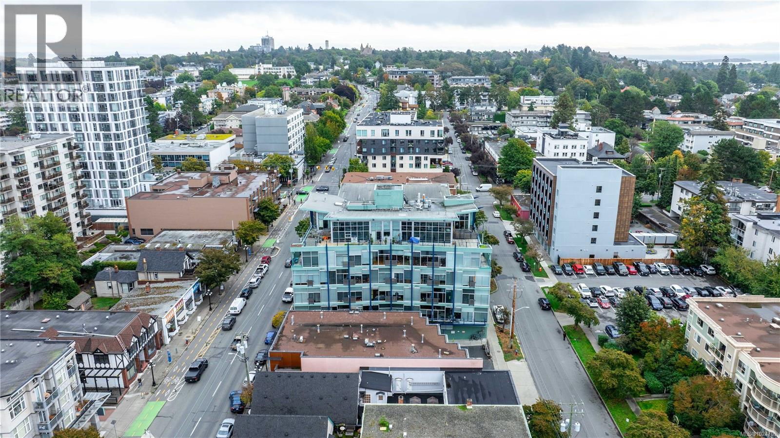 512 1061 Fort Street, Victoria