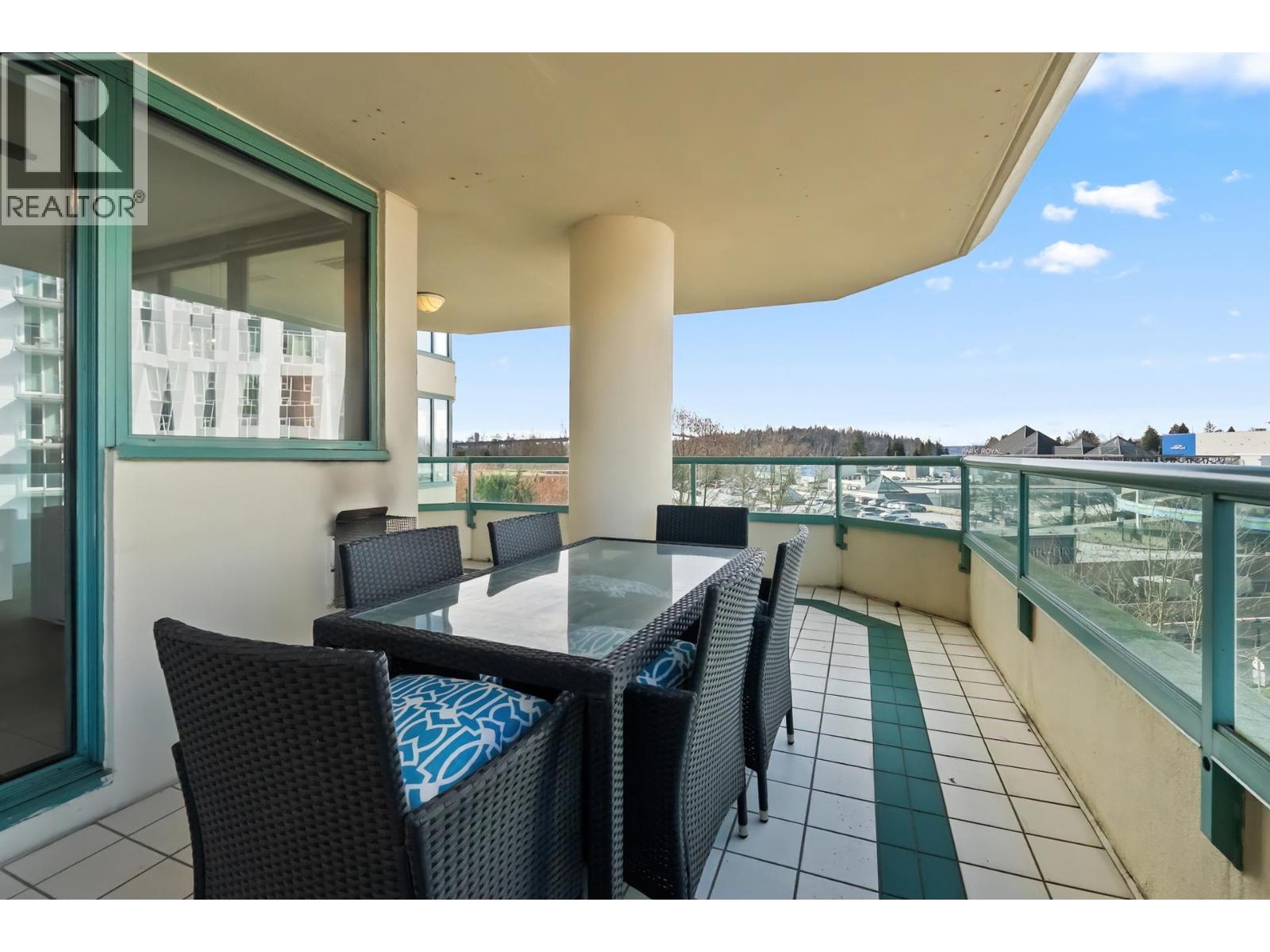 6D 328 TAYLOR WAY, West Vancouver