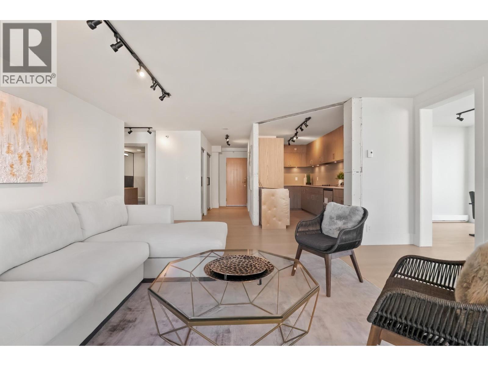 6D 328 TAYLOR WAY, West Vancouver