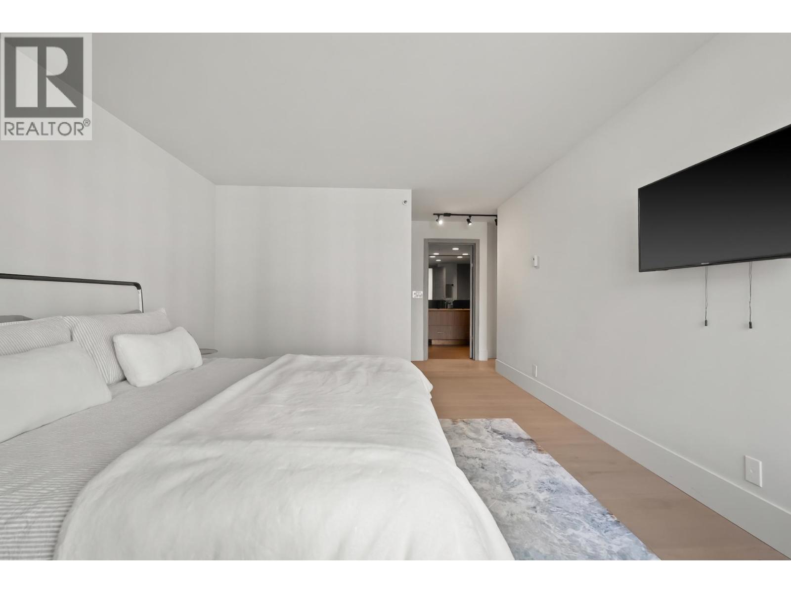 6D 328 TAYLOR WAY, West Vancouver