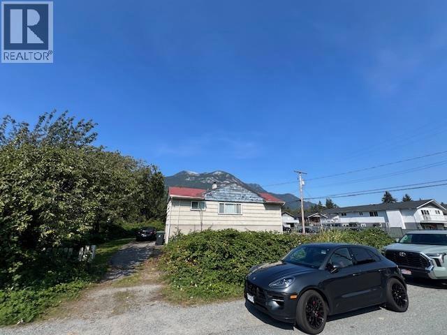 1246 VICTORIA STREET, Squamish