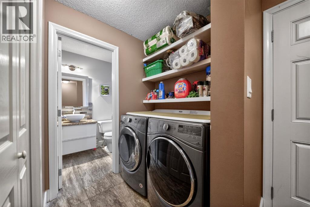 Single Family House for Sale in  Lake Ontario Drive SE Lake Bonavista Calgary 