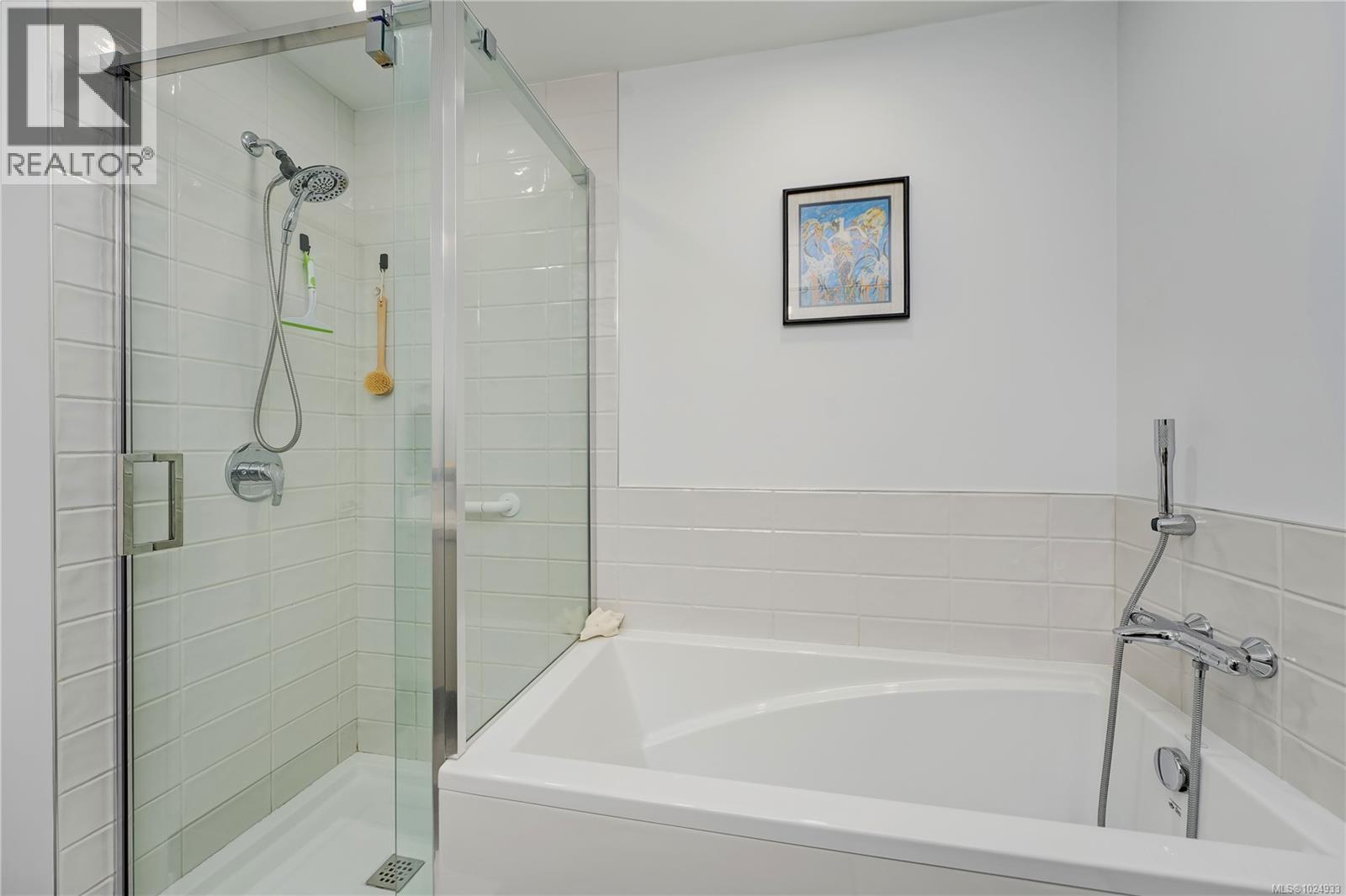 308 7162 West Saanich Rd, Central Saanich