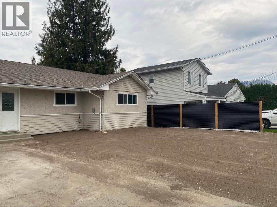  470 Snowsell Street North, Kelowna