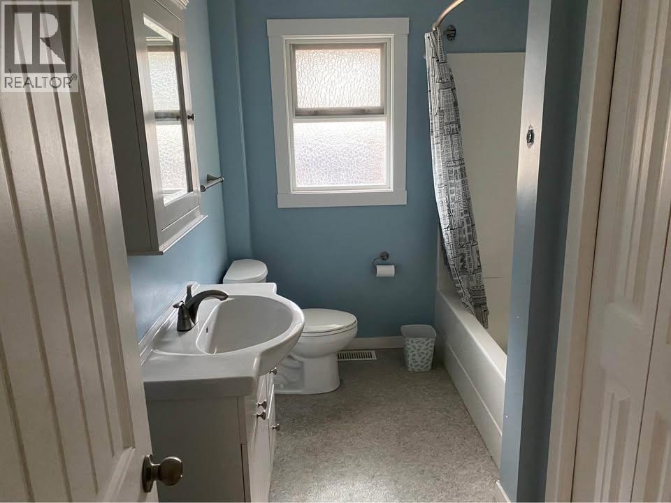  470 Snowsell Street North, Kelowna