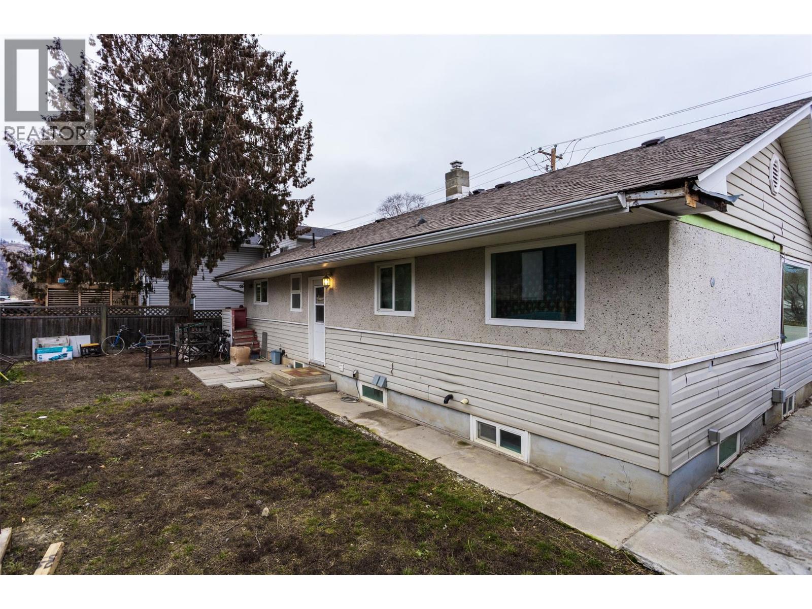  470 Snowsell Street North, Kelowna