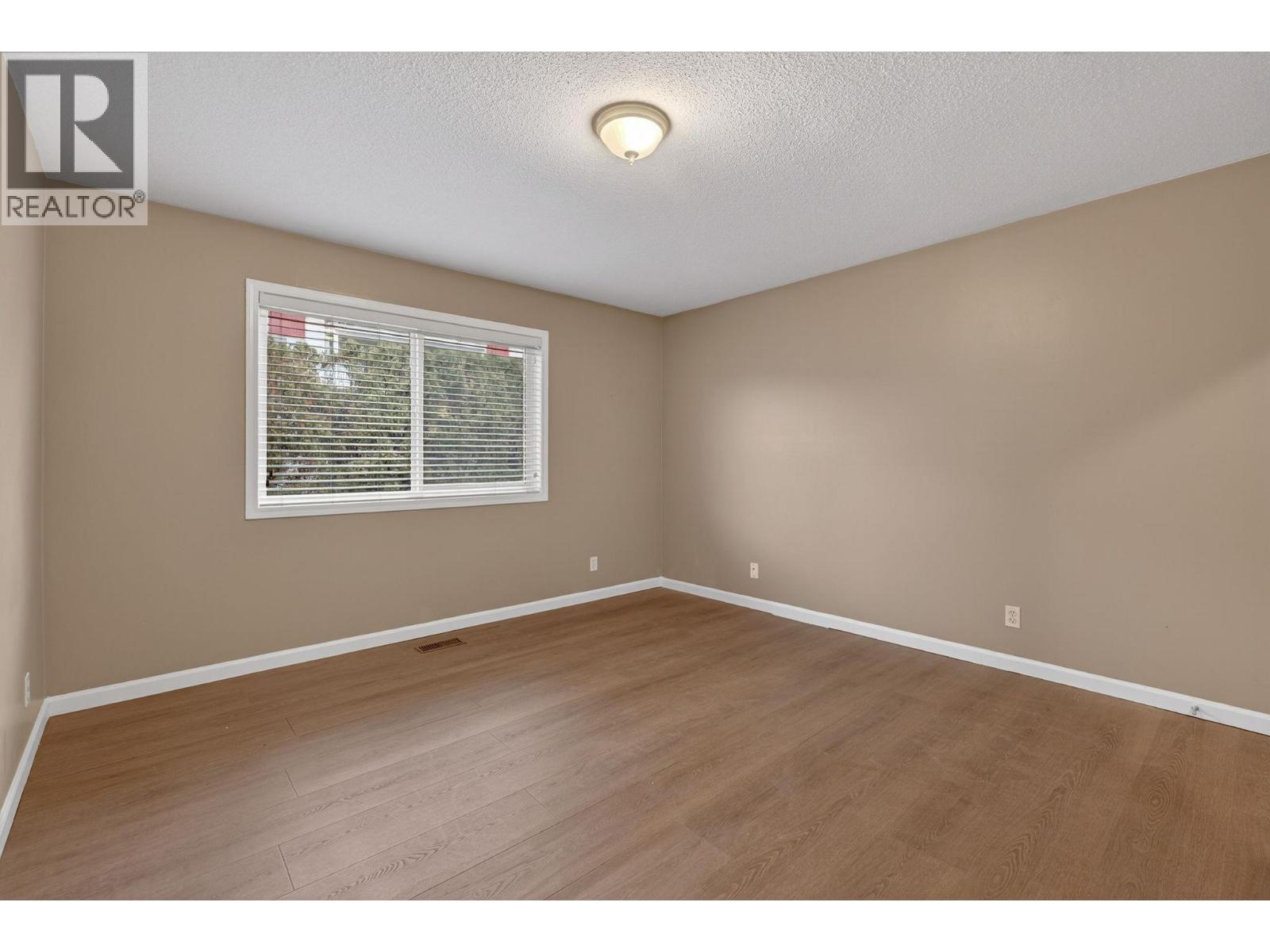 3 205 Gerstmar Road, Kelowna