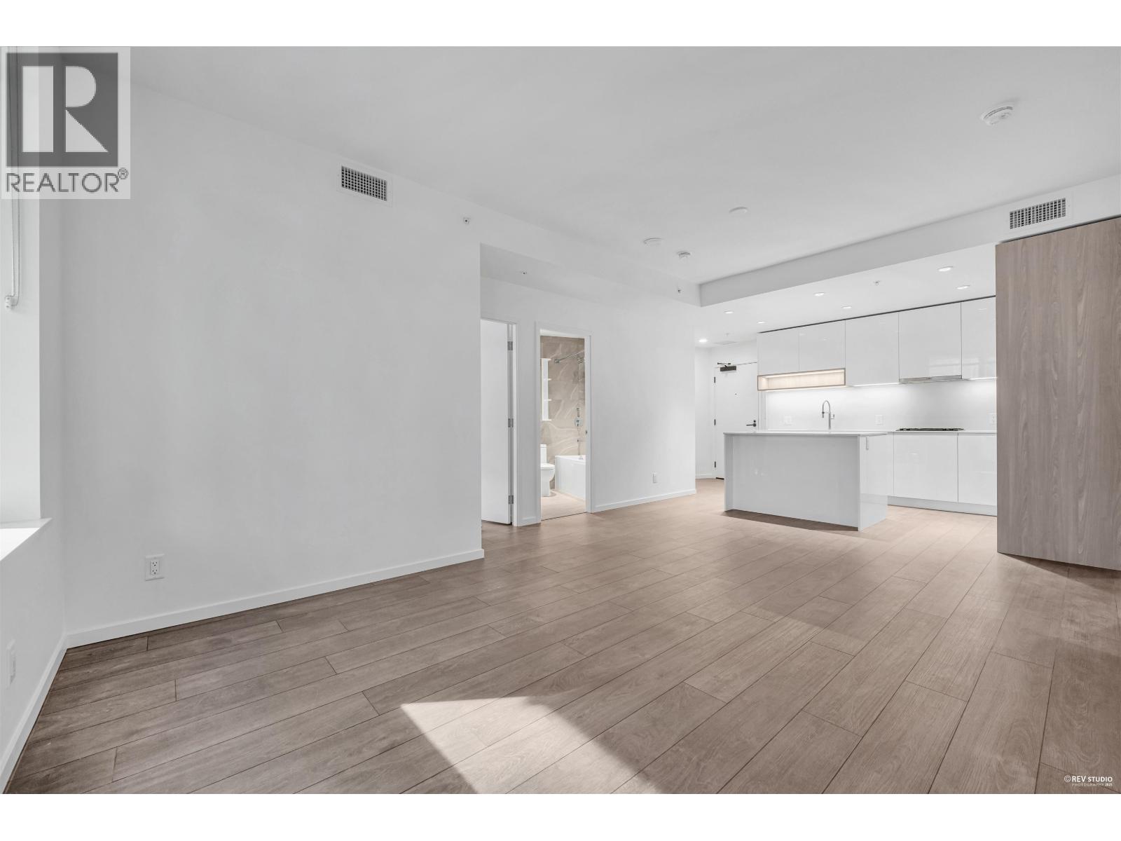 439 6500 MINORU BOULEVARD - Photo 2 of 39, Richmond, British Columbia