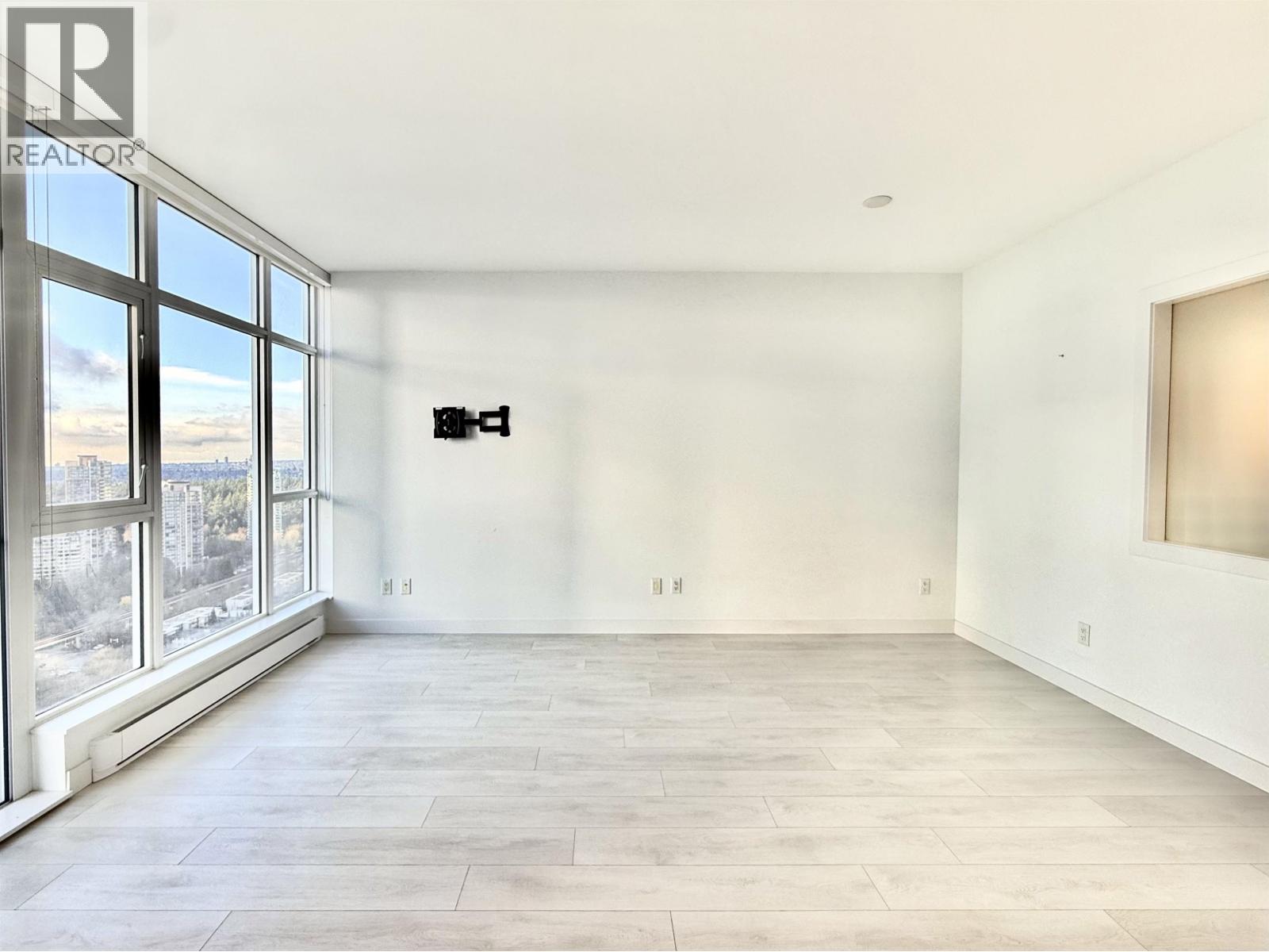 3603 4670 ASSEMBLY WAY - Photo 3 of 35, Burnaby, British Columbia