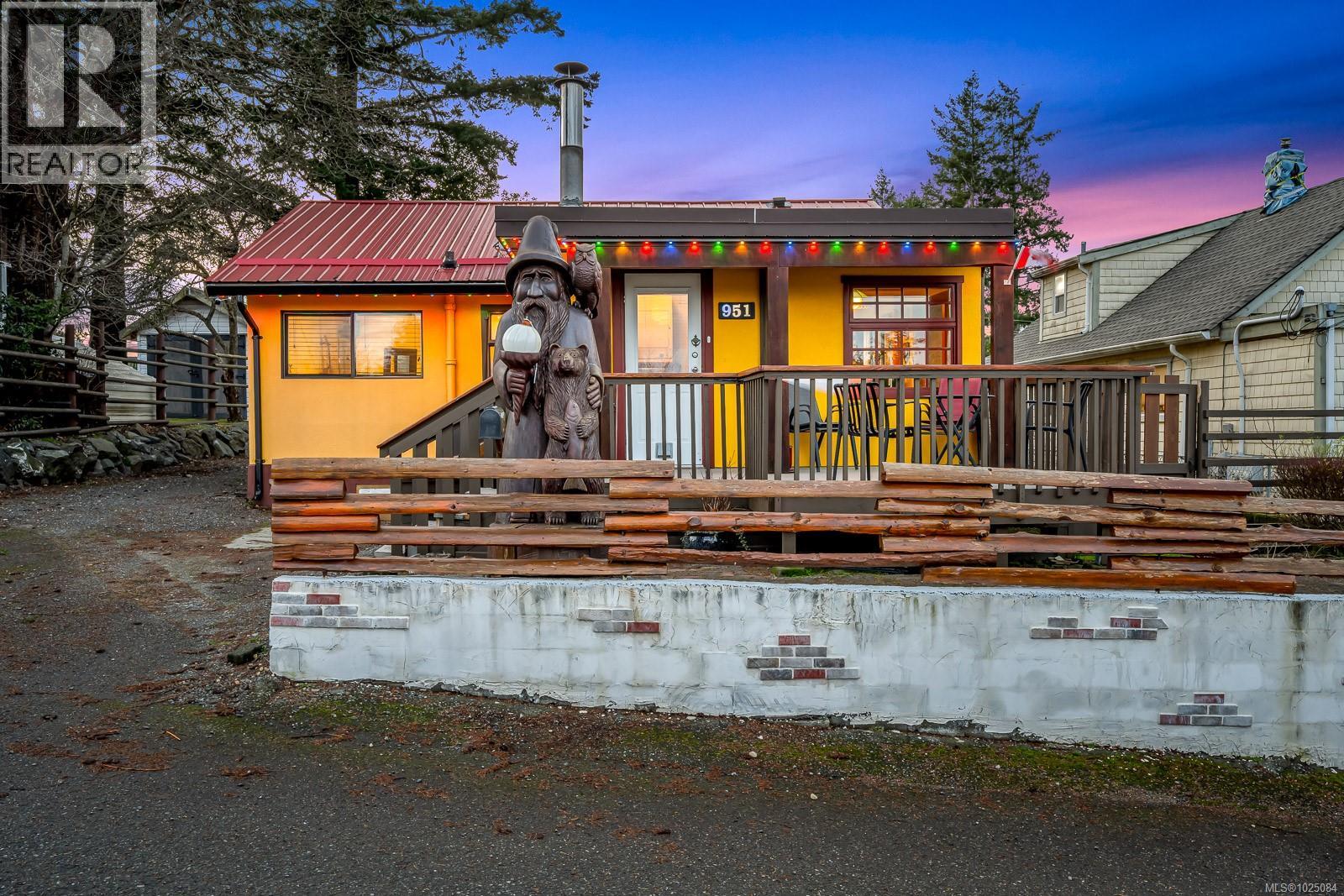 951 Dogwood St, Campbell River