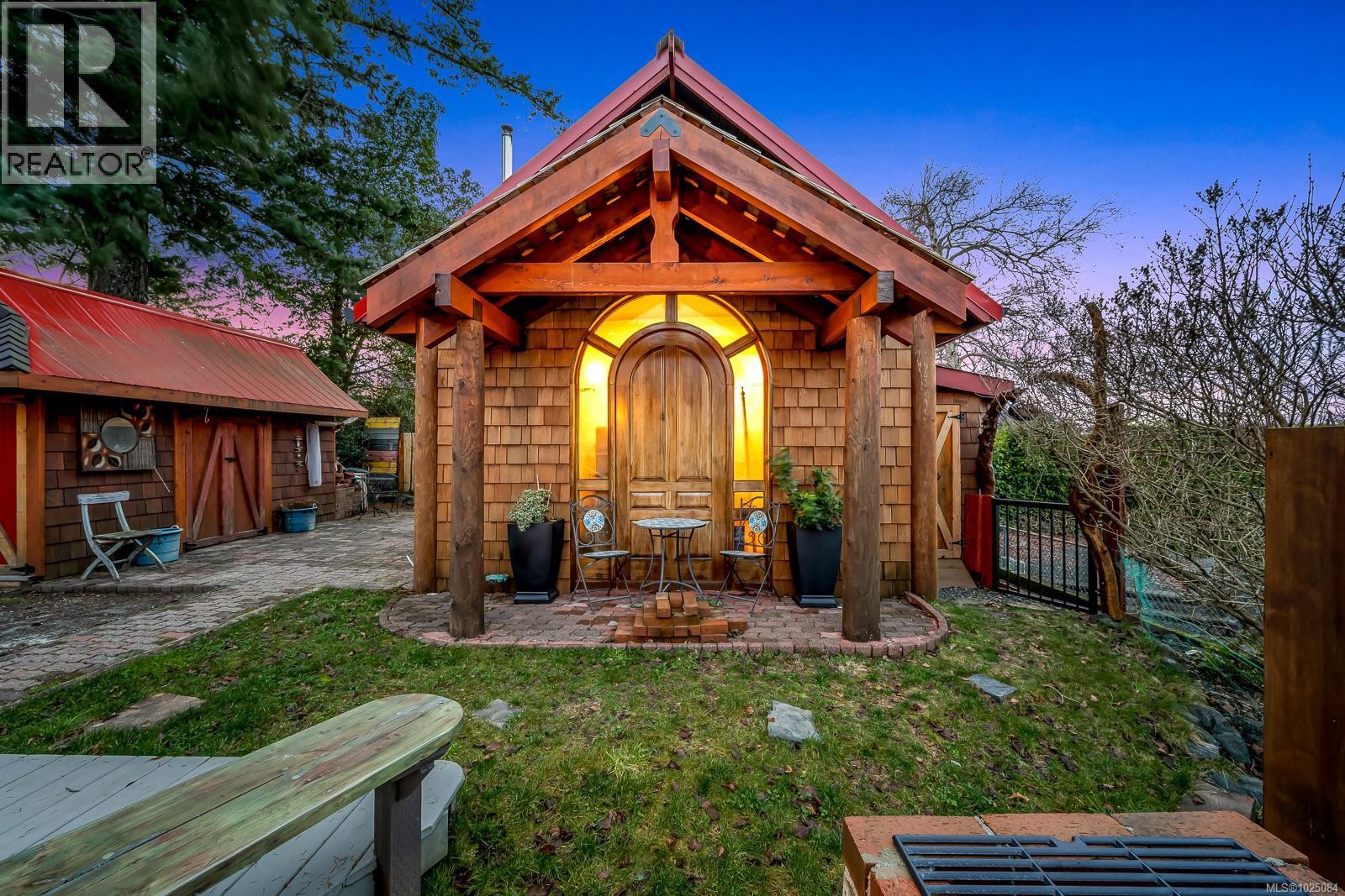 951 Dogwood St, Campbell River