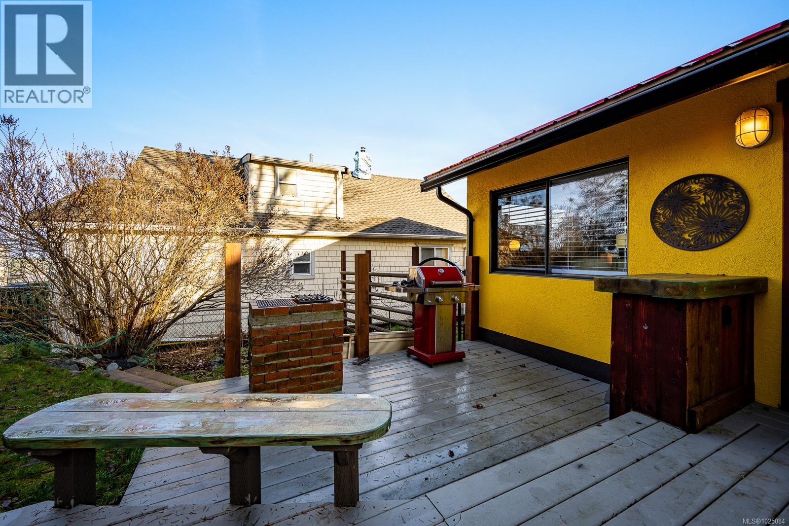 951 Dogwood St, Campbell River