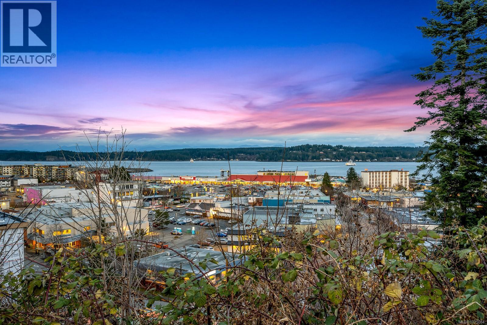 951 Dogwood St, Campbell River