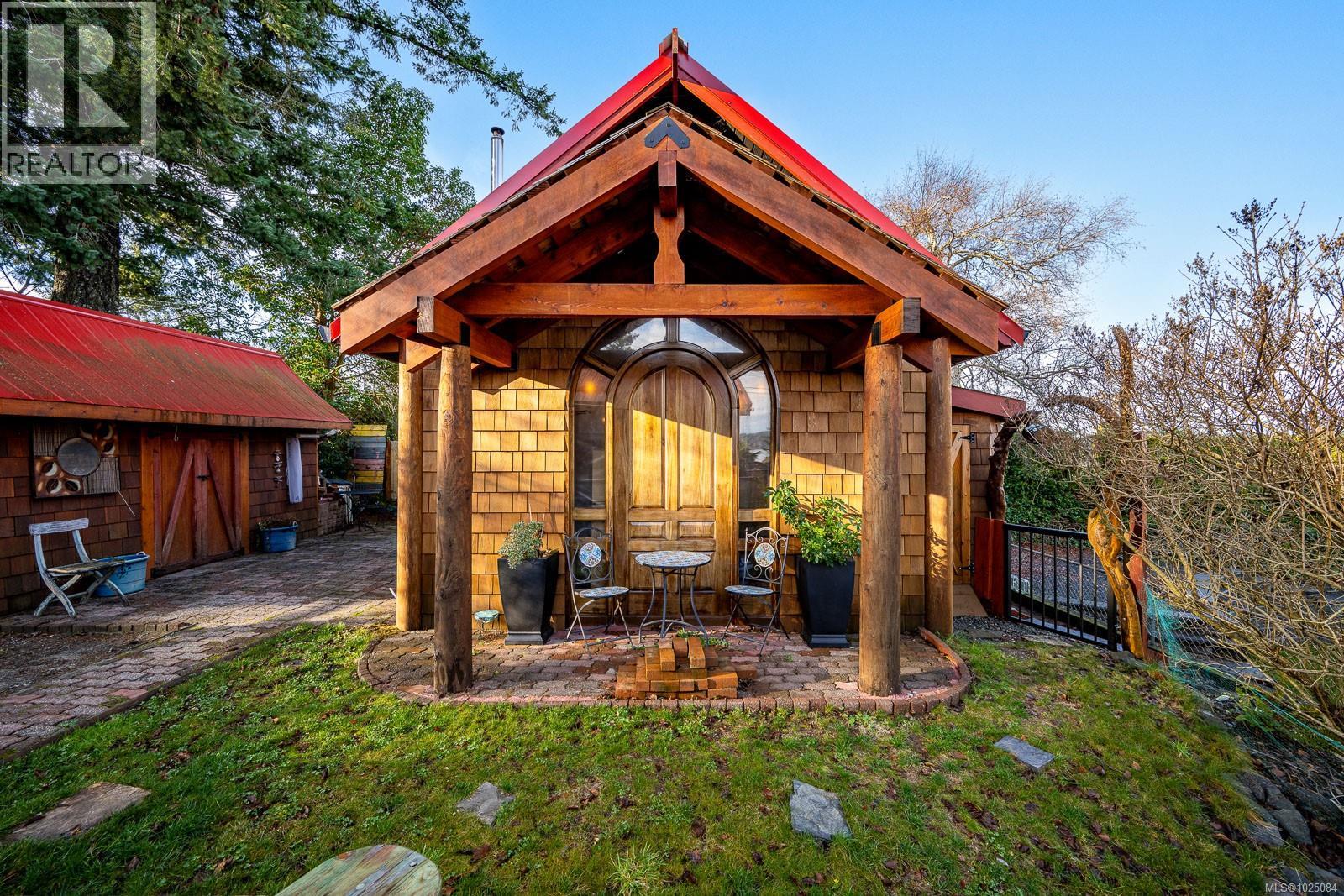 951 Dogwood St, Campbell River